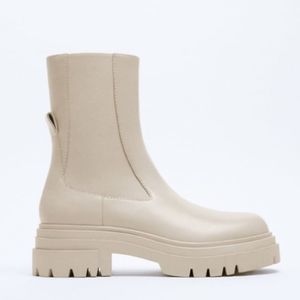 Zara Off White Crème Leather Lug Sole Ankle Boots